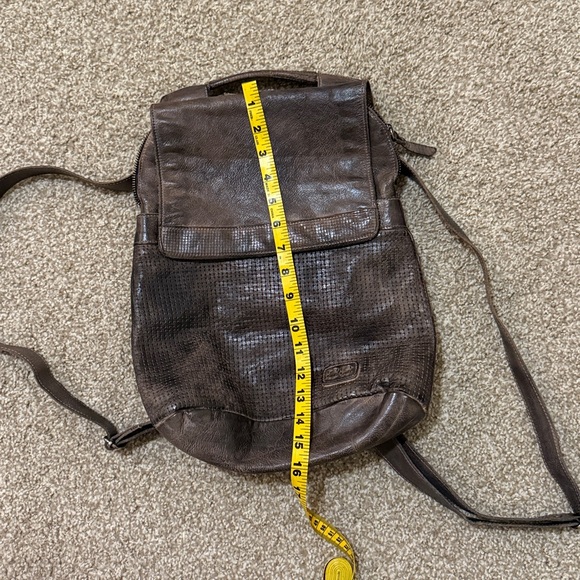 Bed Stu convertible back pack into cross body leather purse - Picture 7 of 8